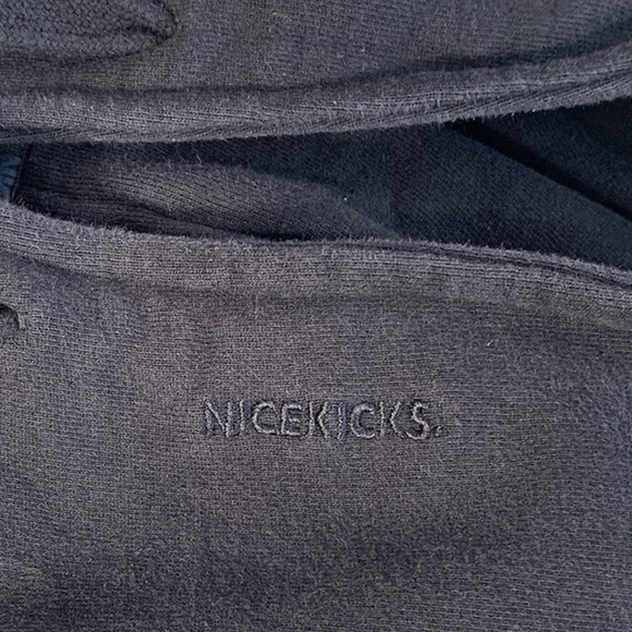 NICEKICKS Men‘s Size Small NICE. Logo Hoodie Black - Picture 5 of 13